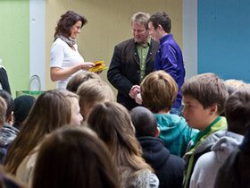 Projekttage Übergabe 354x235.jpg